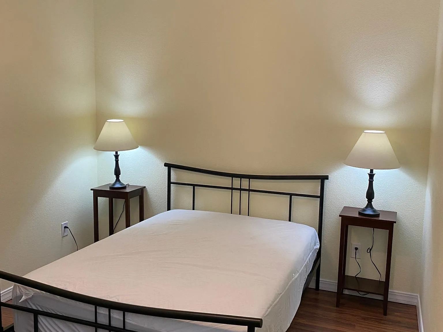 1 bed, 325 sqft, $985 — Photo 4