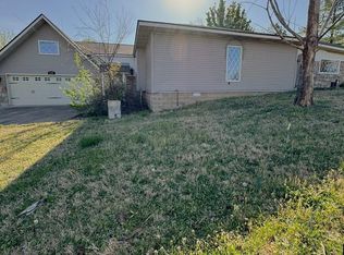 225 N School St, Gassville, AR 72635