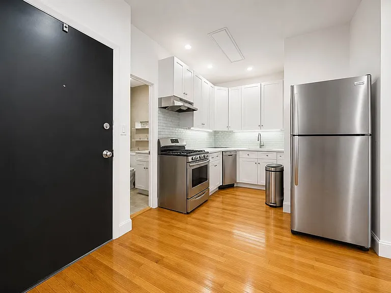 31 Aberdeen St #1R — Photo 2