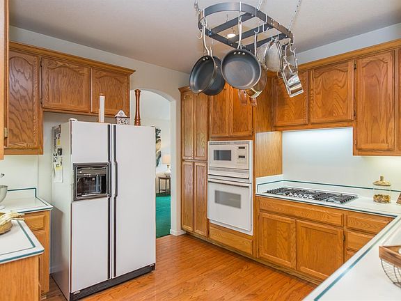 5th image of 1516 Smokey Mountain Dr