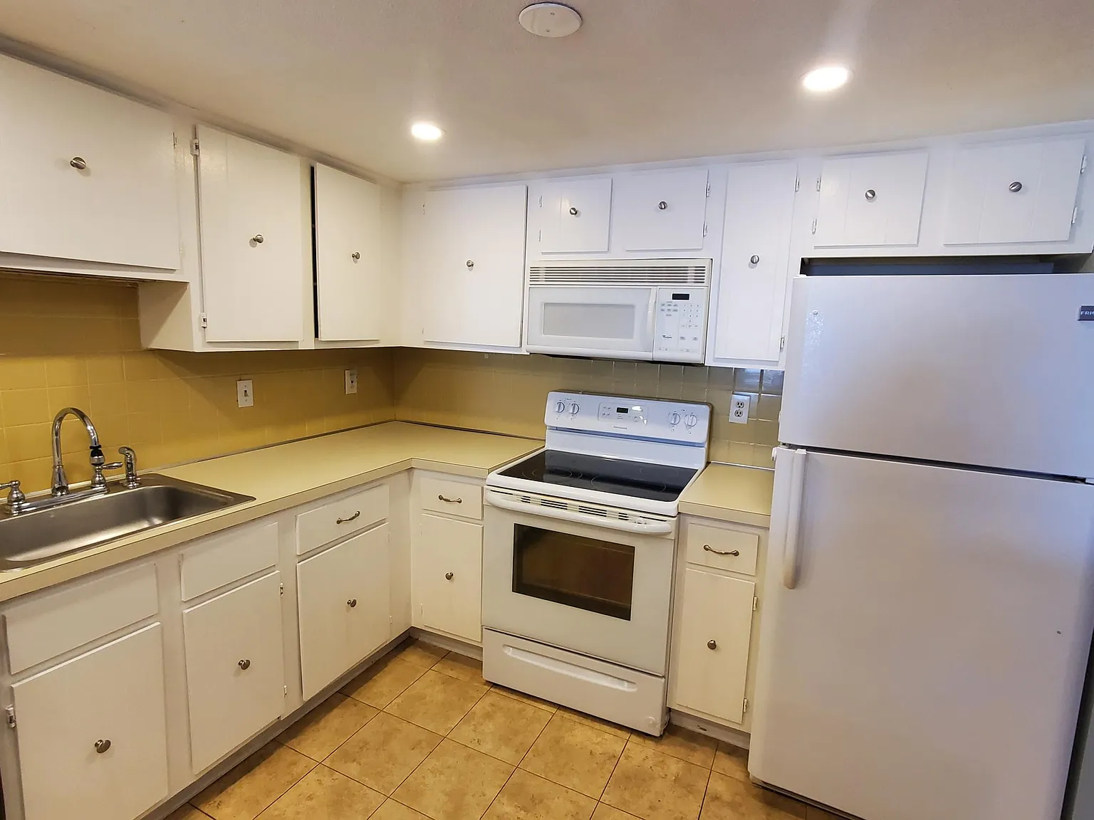 1 bed, 750 sqft, $2,000 — Photo 2