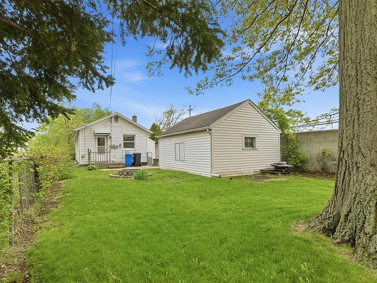 27033 Brush St — Photo 16