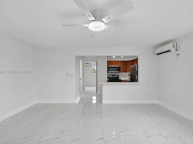 1520 NE 56th St #8 — Photo 7