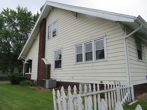 3rd image of 301 Tanguy St
