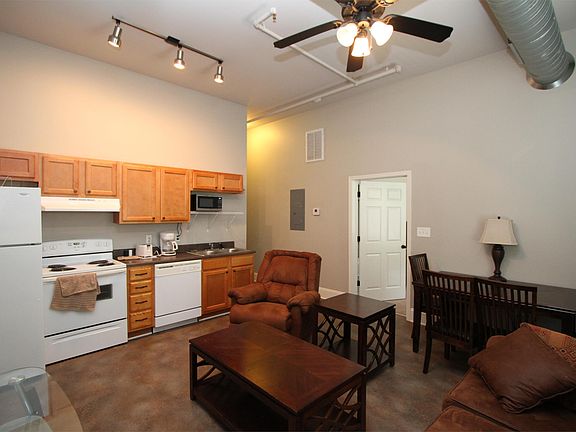 5th image of 249 Magnolia St APT 201