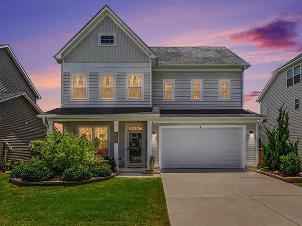 1405 Queen Trigger Dr, Fuquay Varina, NC 27526
