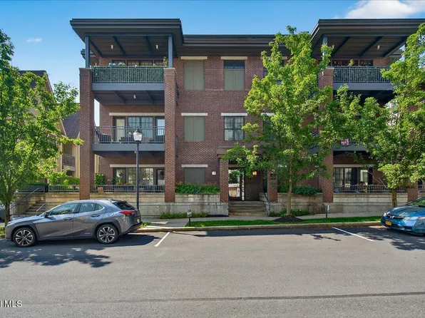 30 Whistler Ct #212, Saratoga Springs, NY 12866