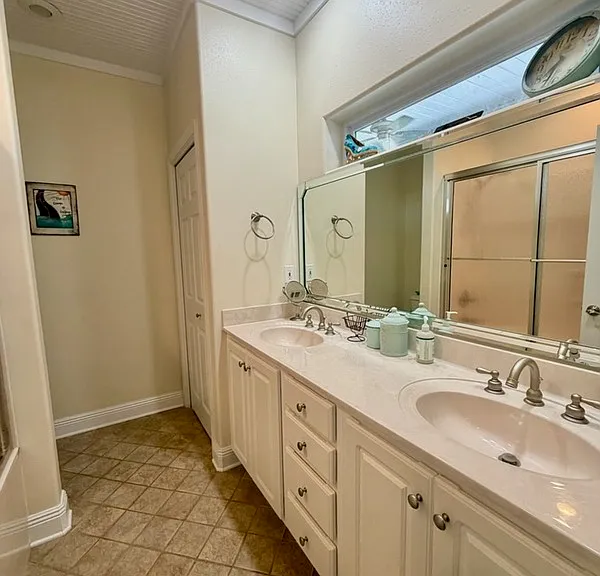 53 Maple St — Photo 12