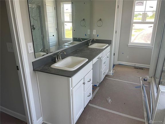 4th image of 1733 Ardennes Oak Dr