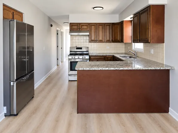 8652 W Catherine Ave APT 2, Chicago, IL 60656
