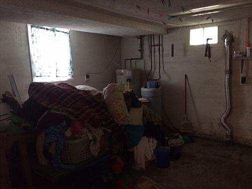 3rd image of 902 Kenwood St