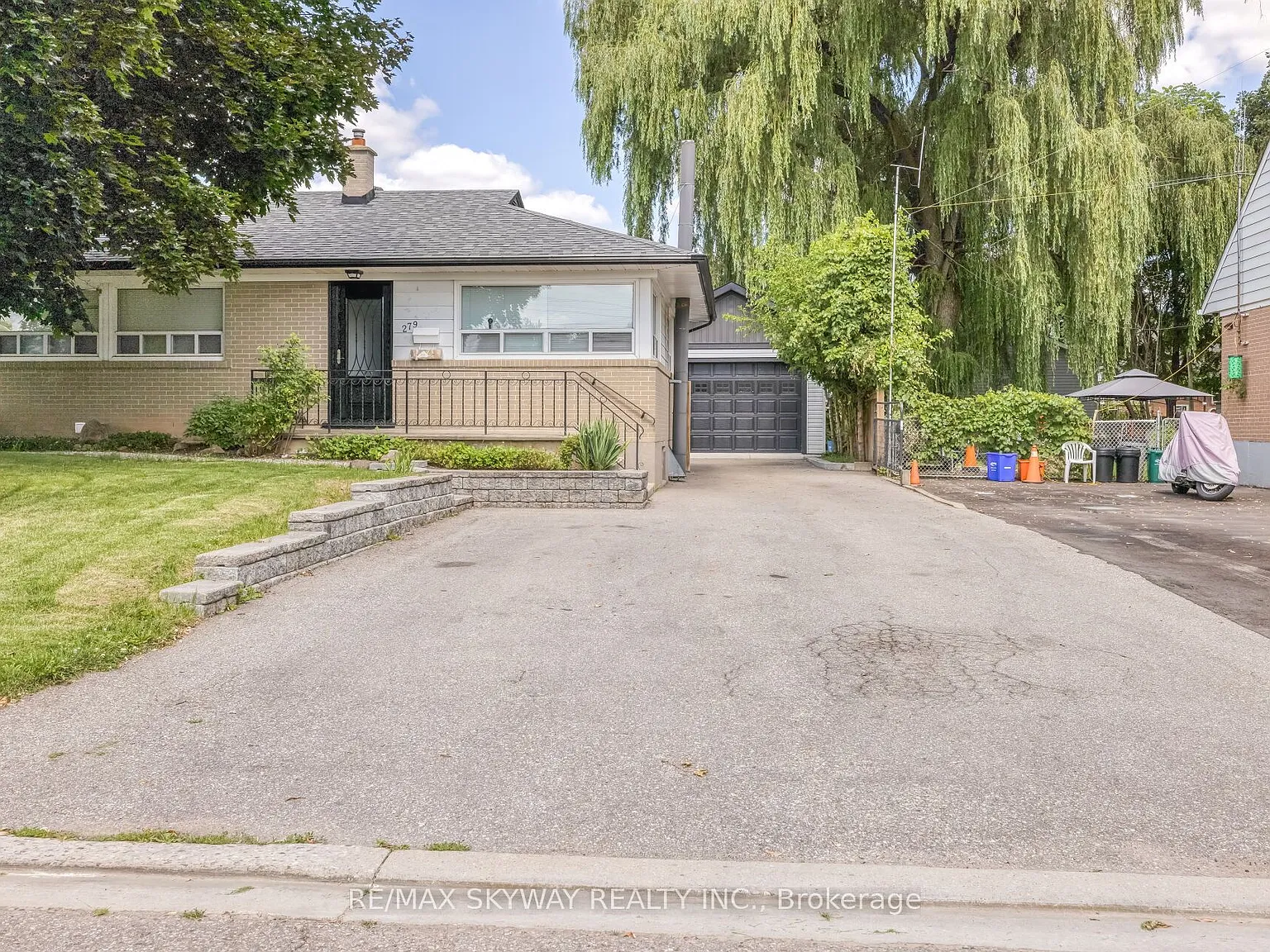 3 bed, $2,500 — Photo 1