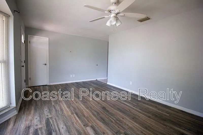 3 bed, 2.0 bath, 1540 sqft, $2,545 — Photo 4