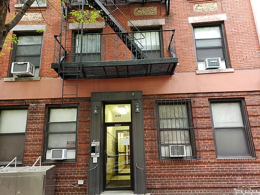 Rented by Corcoran | media 21