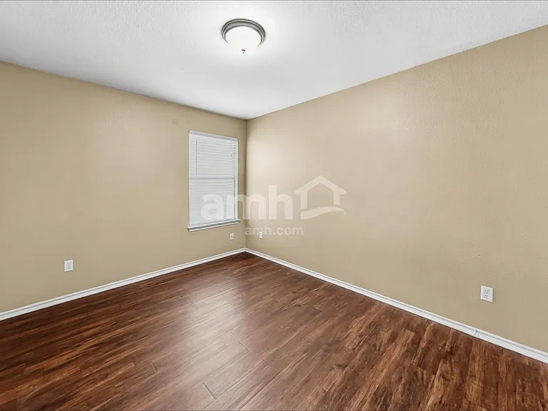 279 Quarter Ave — Photo 12