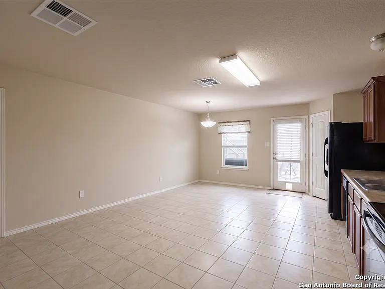 1009 Sandwell Ct — Photo 14