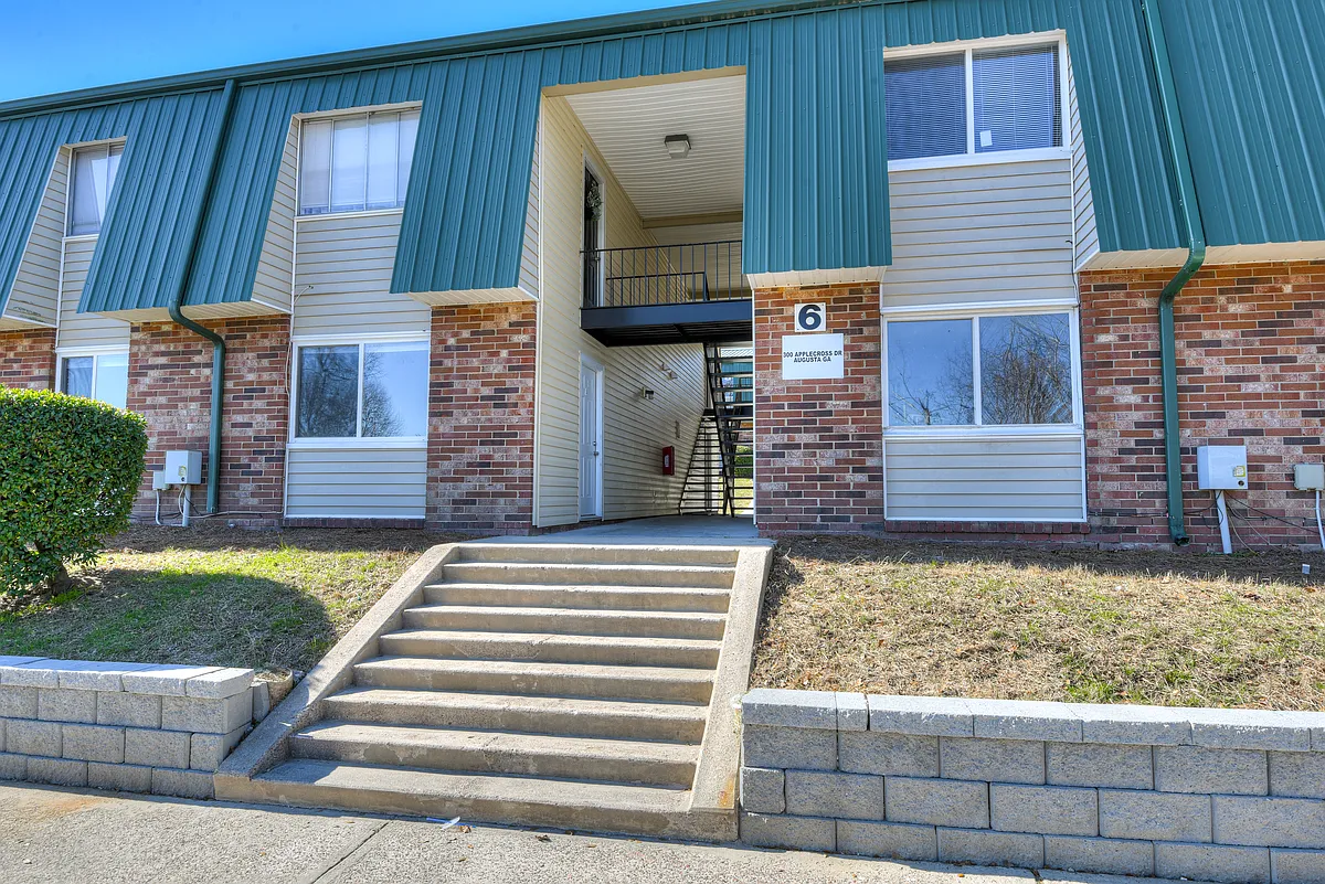 Building 6 Steps - Emmanuel Place Apartments