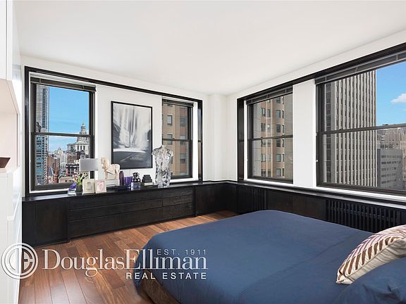 5th image of 55 Liberty St APT 25A
