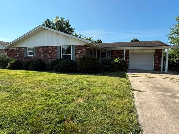 25 S Lakewood Dr, Effingham, IL 62401