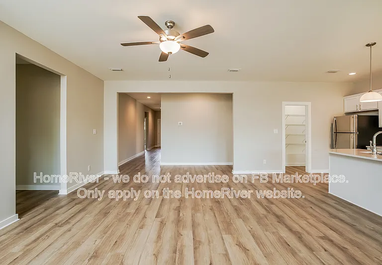 819 Temple St — Photo 3