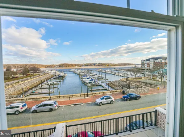 606 Marina Landing Ln, Woodbridge, VA 22191