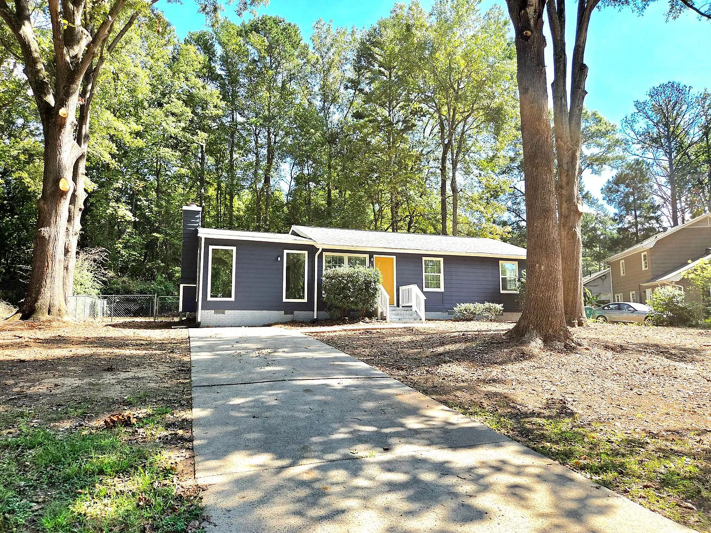 3 bedroom in Charlotte — Photo 1
