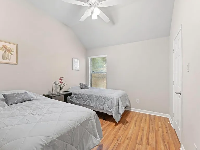 14902 Whispy Green Ct — Photo 13