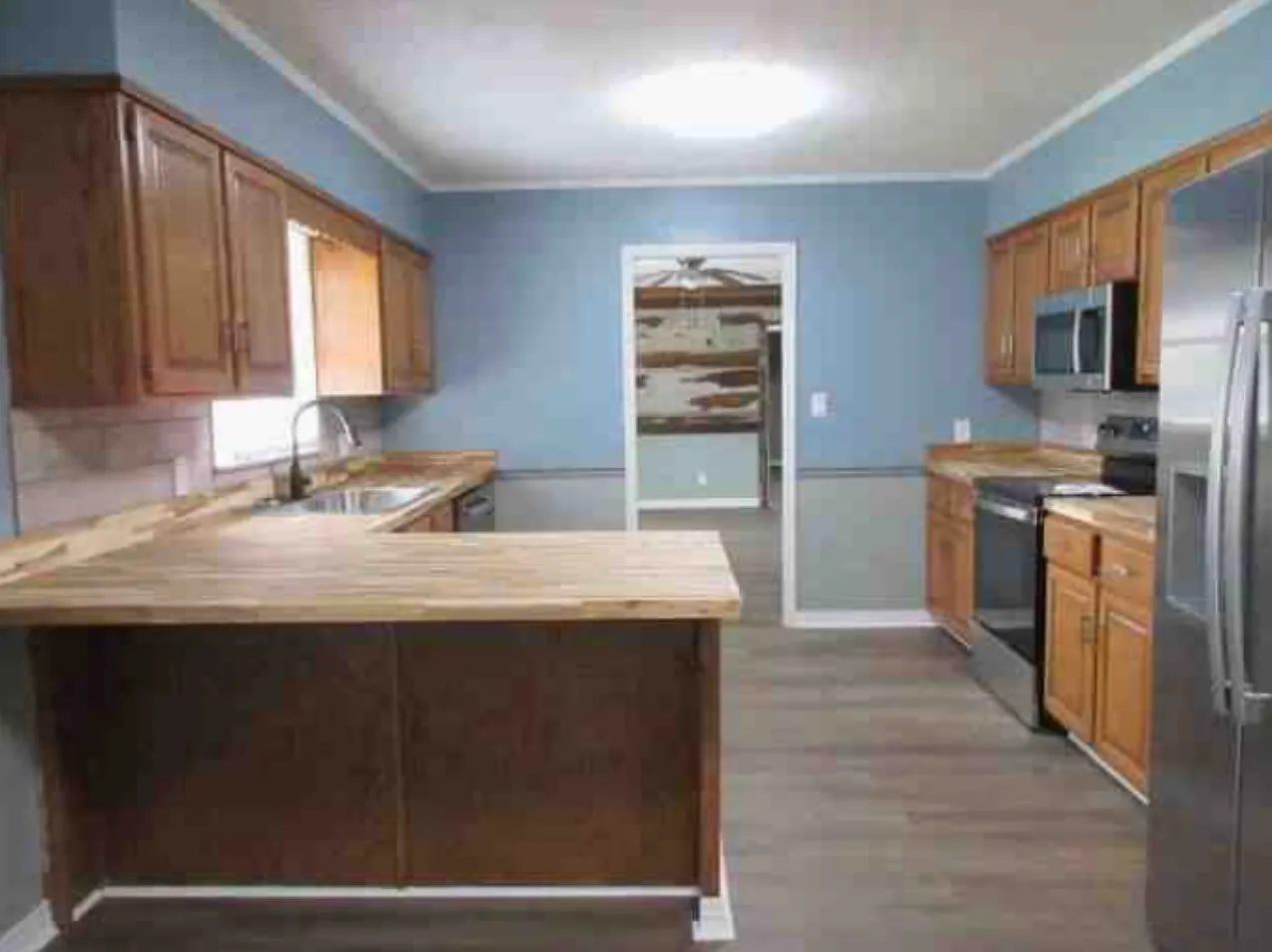 4 bed, 2450 sqft, $2,000 — Photo 3
