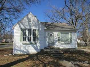 806 Edgehill Rd, Jacksonville, IL 62650