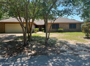 326 Fairview Dr, Biloxi, MS 39531