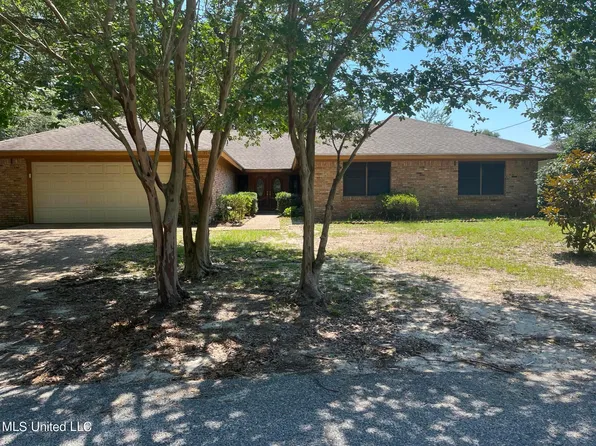326 Fairview Dr, Biloxi, MS 39531