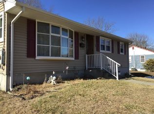 35 Dydo Dr, Uncasville, CT 06382