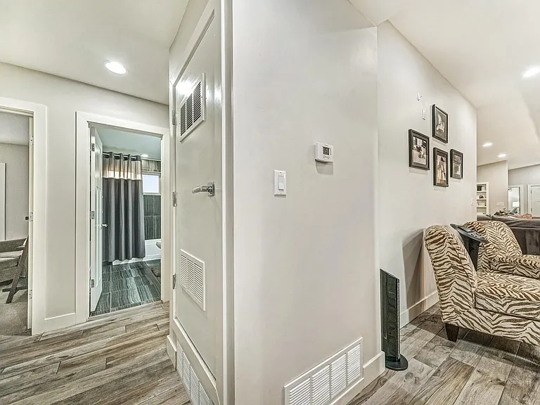 4623 E Earll Dr — Photo 22