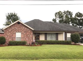 2463 Pineridge St, Thibodaux, LA 70301