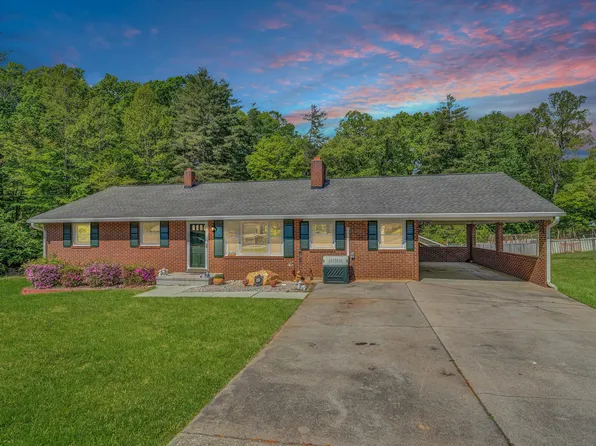 150 Woodland Dr, Rocky Mount, VA 24151