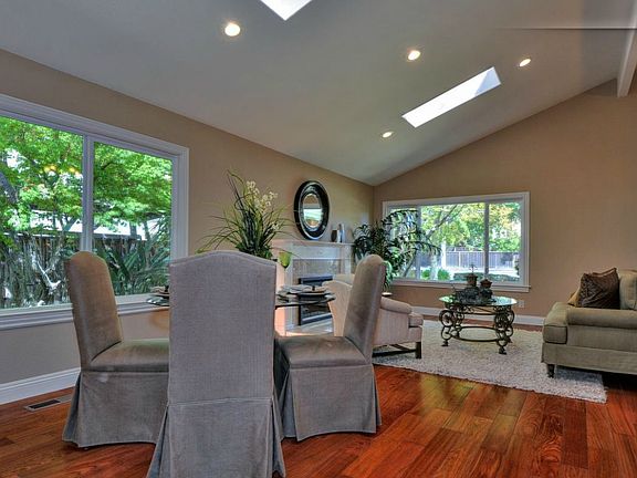 4th image of 45327 Onondaga Dr