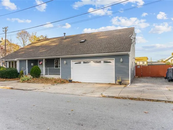 2 Bensley St, Pawtucket, RI 02860