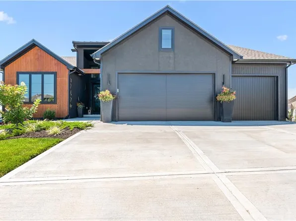 17420 Crystal St, Overland Park, KS 66221