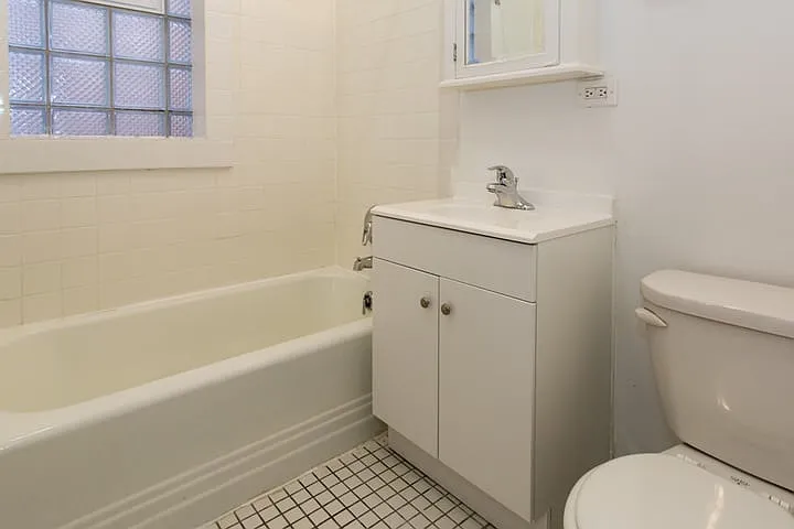 1358 E. 58th Street — Photo 17