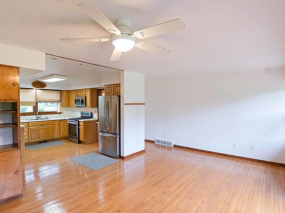 4th image of 11738 W 33rd St