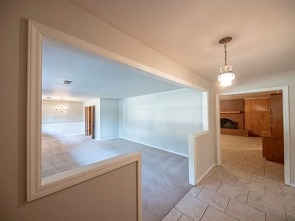 5th image of 2802 Maxwell Dr