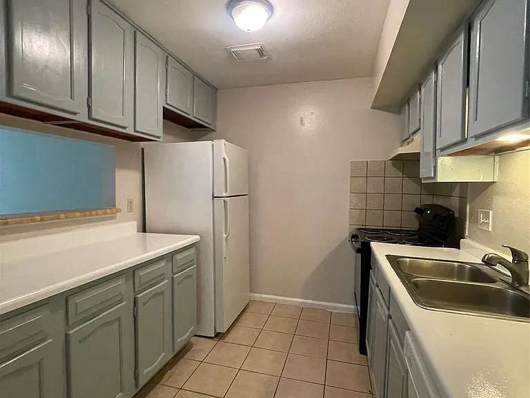 7715 Rolling Ridge Dr — Photo 7