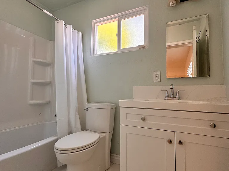 655 W Roberta Ave — Photo 6