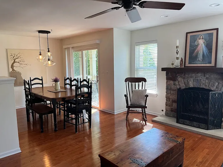 1290 Derry Ln #1290 — Photo 5