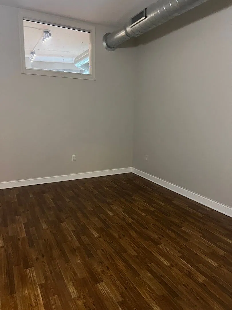 733 Broadway (Leasing) — Photo 4