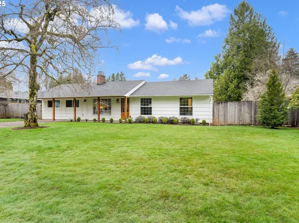 5881 Fernbrook Cir, Lake Oswego, OR 97035