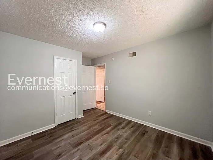 6420 Forestgate Rd — Photo 12