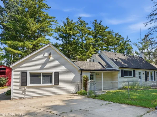 7592 Rattle Run Rd, Columbus, MI 48063