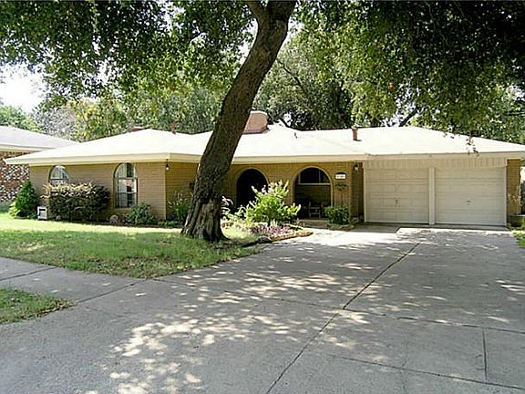 2nd image of 2104 Warwick Dr