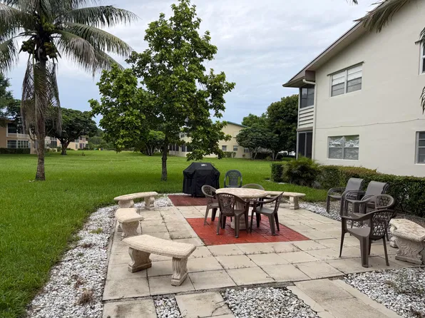 50 Dorchester E #C, West Palm Beach, FL 33417